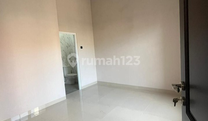 Rumah Mewah Bagus Strategis di Kodau Jatimekar 2