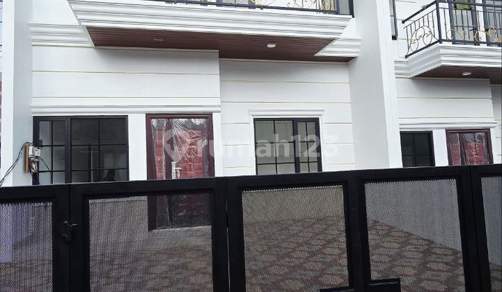 Dijual Rumah New Clasic Non Cluster Jatiwaringin Lokasi Strategis