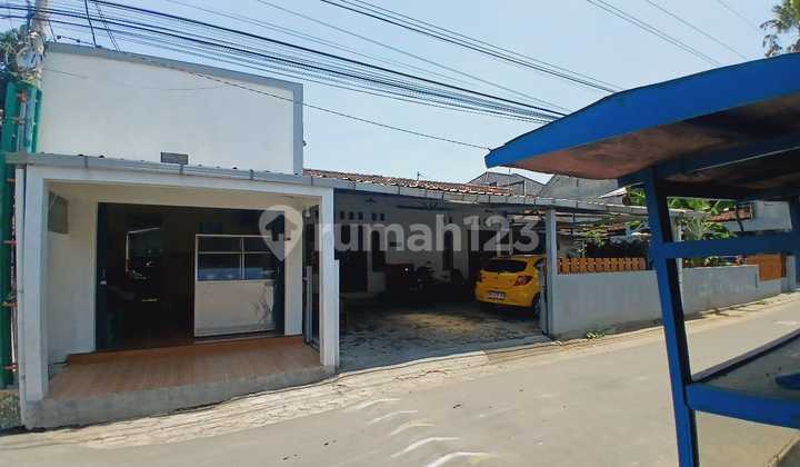Strategic Hook Land with Bonus House in Seturan, Yogyakarta