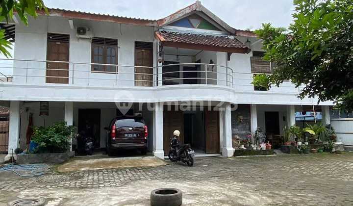 Tanah Bonus 2 Bangunan Rumah Strategis Dekat Jl Solo, Maguwoharjo