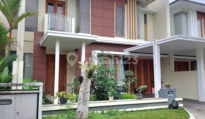 Rumah 2 lantai di perumahan kawasan strategis elit Sleman