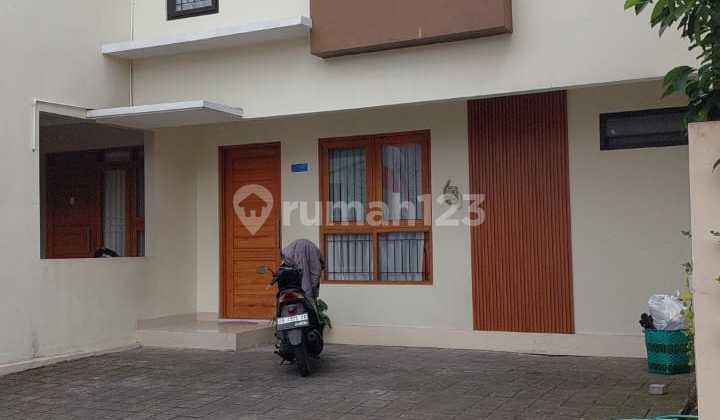 Strategic Villa Near Alun-Alun, Ring Road, Mantrijeron Area Strategic Villa Near Alun-Alun, Ring Road, Mantrijeron Area