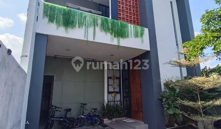 Rumah Mewah Dengan Kolam Renang View Cantik Merapi Rumah Mewah Dengan Kolam Renang View Cantik Merapi