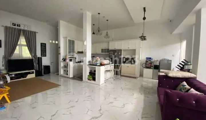 Rumah 3 lantai ada kolam renang + rooftop view Merapi di Sleman