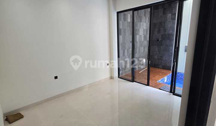 2-Story House & Private Pool Near UGM Jl Palagan Km 1 2