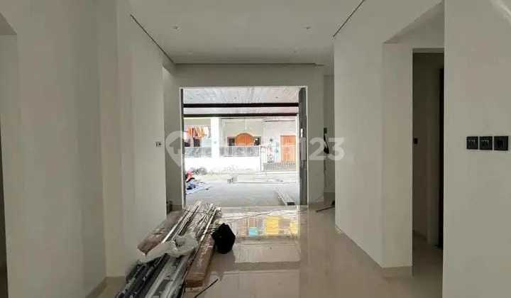 Strategic House + Swimming Pool Near UGM, Jl Palagan KM 1 2