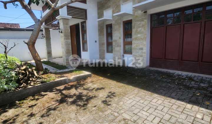 Rumah Full Furnished Strategis di Jl Rejosari 2 Dekat Jakal Km 10 Rumah Full Furnished Strategis di Jl Rejosari 2 Dekat Jakal Km 10