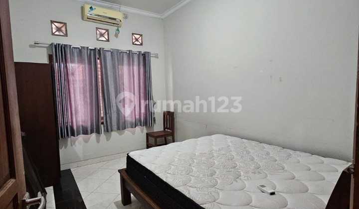 Comfortable and strategically located house near UGM campus. 2