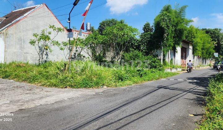 Tanah Strategis di Mangku Jalan Aspal Manukan, Condong Catur