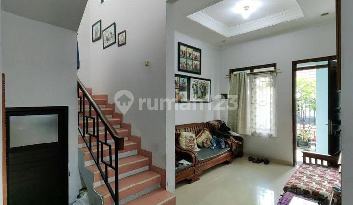 Kost Bonus Bangunan Toko Dekat UGM, UIN, Atmajaya & Banyak Kampus Kost Bonus Bangunan Toko Dekat UGM, UIN, Atmajaya & Banyak Kampus