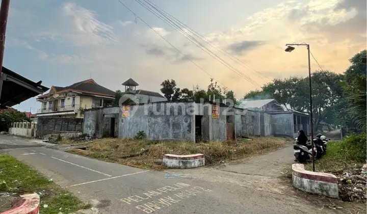 Strategic Land with Existing Walls, Ready for Building Completion