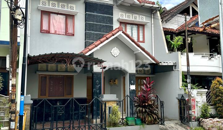 Kost 12 Kamar Turun Harga di Sleman, Lokasi 500m ke UGM Kost 12 Kamar Turun Harga di Sleman, Lokasi 500m ke UGM