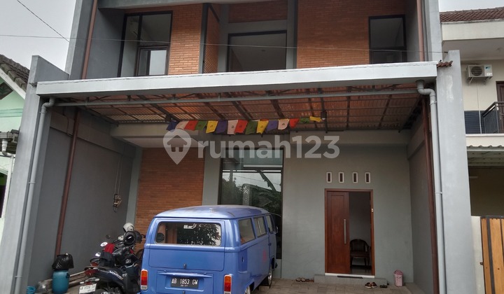 Strategic Fully Furnished House in Jl Godean KM 7 Area