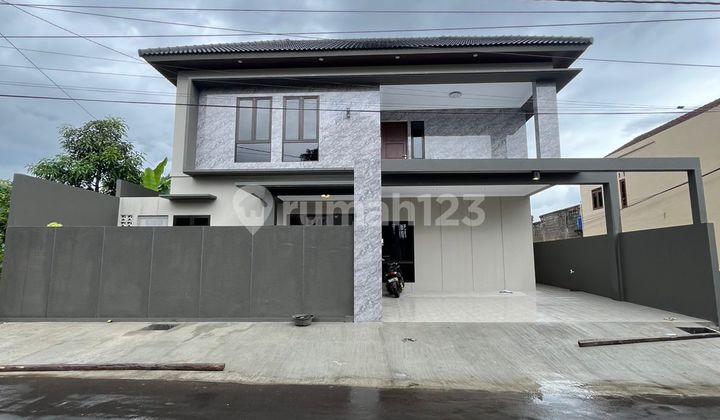 Rumah Strategis Pinggir Jalan Dekat Jogja Bay Maguwoharjo