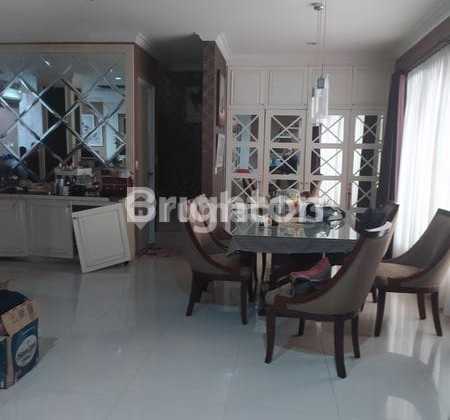 Serene House for Sale in Pancoran Mas 2