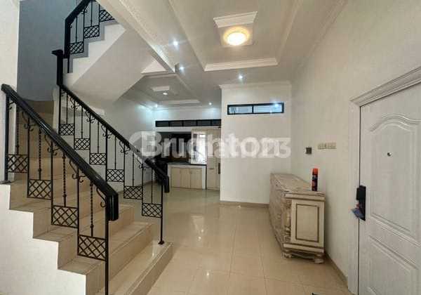 Dijual Rumah Pesona Khayangan Asri Dan Strategis  2