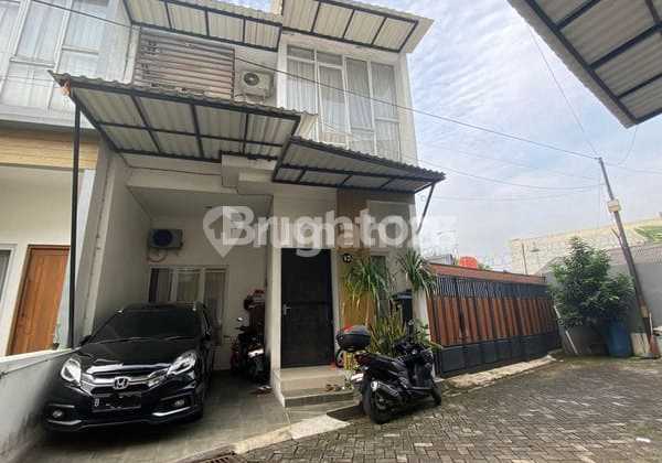 Dijual Rumah Di Dalam Townhouse Perumahan Di Cinere