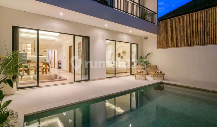 Villa 2 Lantai dengan Private Pool And Bbq Area