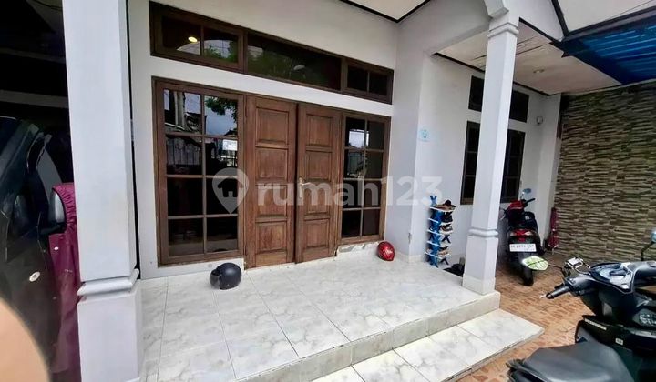 Strategic Home with Comfortable Access to Main Road 2