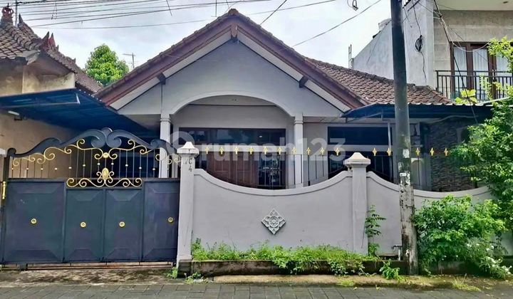 Strategic Home with Comfortable Access to Main Road