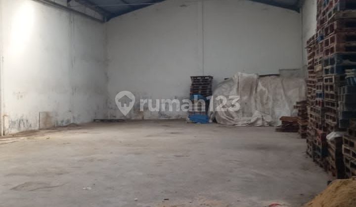 Gudang Strategis di Safe N Lock Sidoarjo Akses Truk Kontainer