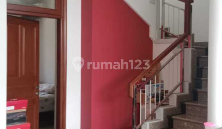 Modern House in the Wiyung Housing Area, Surabaya 2