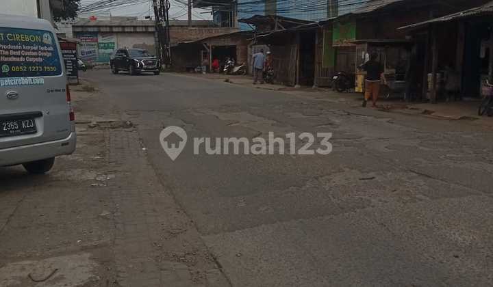 Land Area 800 m², Located on the Side of Kaliabang Tengah Main Road, Bekasi City