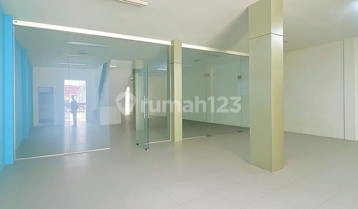 Shop House for Rent, Ideal for Business in Fatmawati Raya, Near Cipete Raya MRT and Urban Forest, South Jakarta. Good Deal. 2