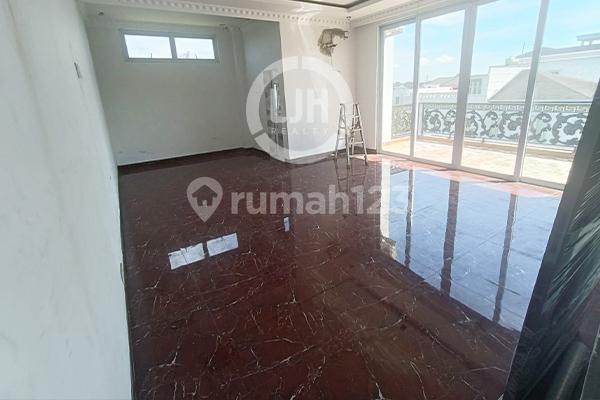 For Sale Luxury House at The Central Boulevard Sukajadi, Batam City 2