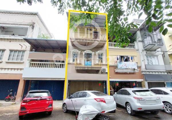 For Rent 3.5-Story Shophouse at Pantai Permata, Batam City