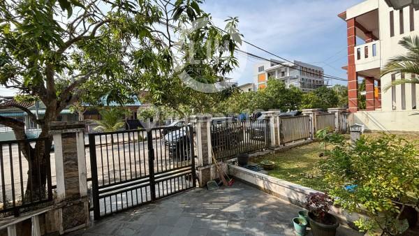 For Sale 2-Storey Luxury House in Wisma Buana Indah, Batam Centre 2