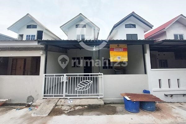 For Rent Semi Furnished House in Cemara Garden, Batam Centre