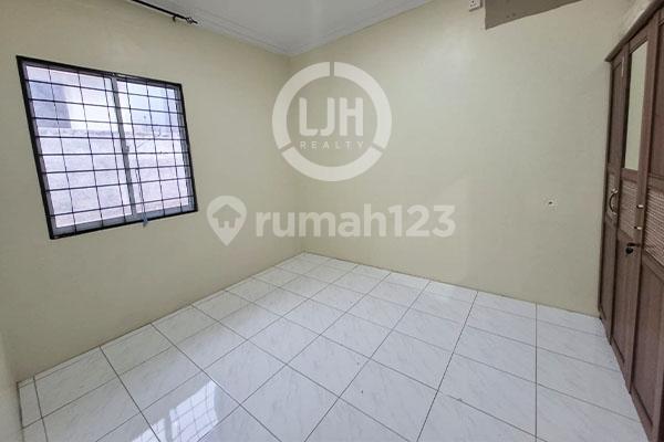 For Sale 2-Story House in Orchid Park, Batam Centre 2