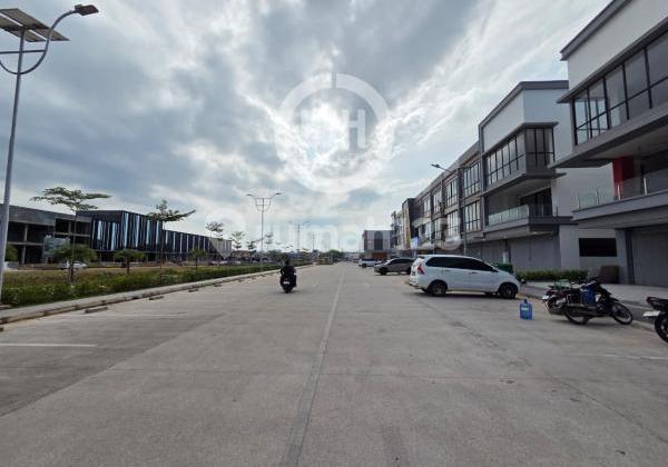 For Rent New 3-Story Shop House at Garden Avenue, Bengkong - Batam 2