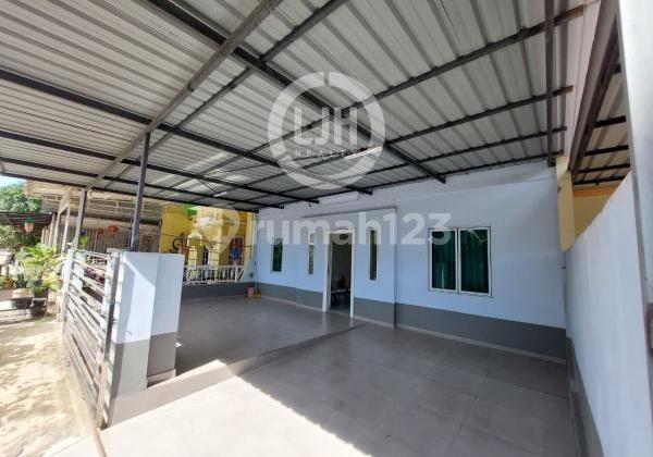 For Rent Semi Furnished House in Palm Beach Nagoya, Batam