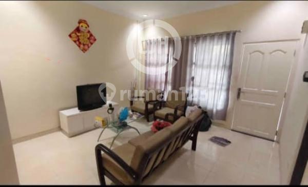 Disewakan Rumah 1,5 Lantai di Beverly Park, Batam Centre 2