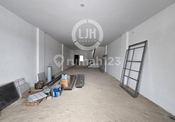 For Sale 3-Storey Shop Houses - 3 Units at Garden Avenue, Bengkong 2