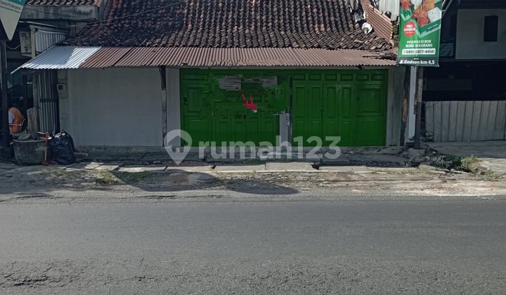 Disewakan Ruang Usaha Lokasi Strategis Dijalan Godean Km 4,5 Nogotirto Gamping Sleman Disewakan Ruang Usaha Lokasi Strategis Dijalan Godean Km 4,5 Nogotirto Gamping Sleman