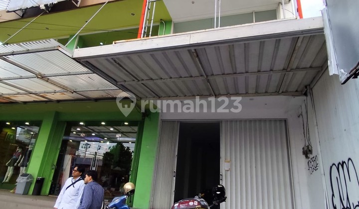 Strategic 4-Story Shophouse on Laksda Adisucipto Street Near Ambarukmo Plaza, Caturtunggal, Depok, Sleman