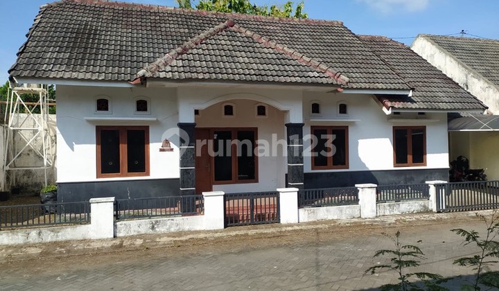 Rumah Tinggal Di Perumahan Dekat Transmart, Maguwohaejo, Depok, Sleman