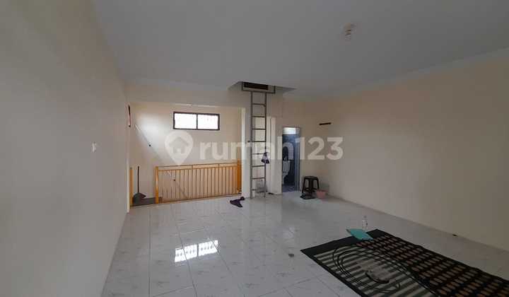 Disewakan Ruko 2 Lantai Lokasi Komersial di Jalan Sultan Agung Yogyakarta