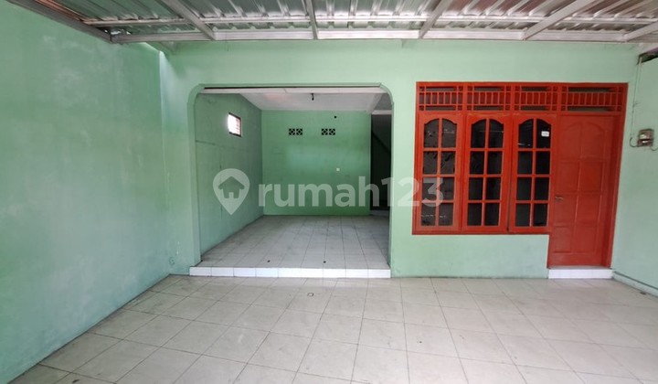 For Rent Commercial Space in Strategic Location at Tridadi Sleman