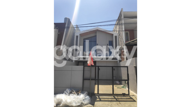 Rumah Mulyosari Baru Gress Tinggal Bawa Koper Modern European 1