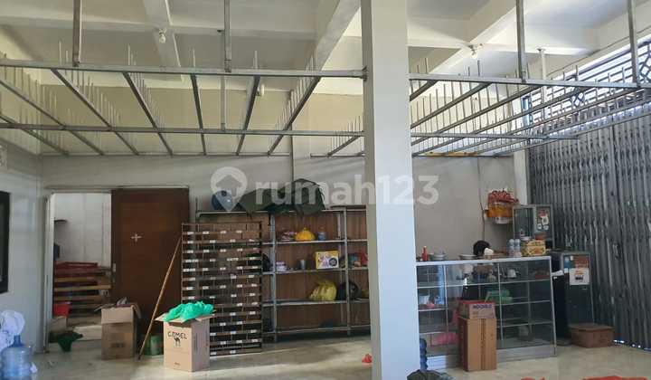 Renon Business Space Area. Suitable for Grocery Warehouse.