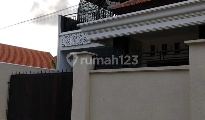 Rumah Hook, Besar. Siap Huni Di Area Renon 2