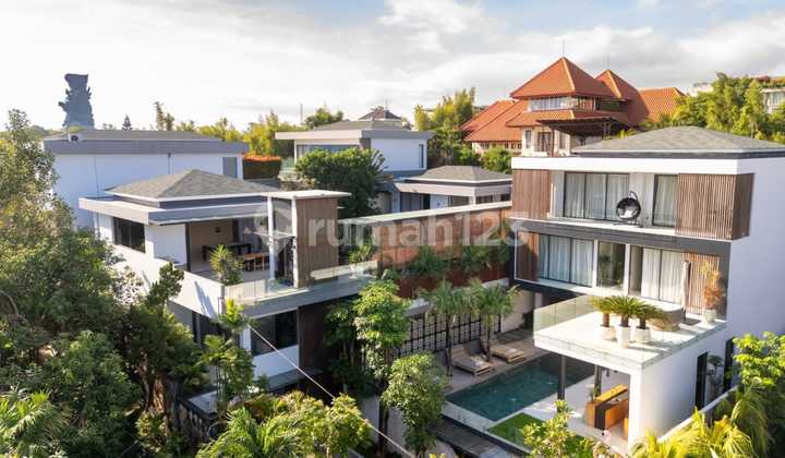 Perfect Modern Luxury Villa View Jimbaran Bay. 