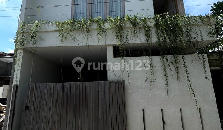 Modern Aesthetic Residence in Sanur Area, Fully Furnished