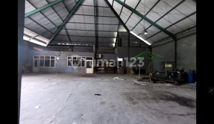 Warehouse in East Denpasar, 6.5 Are in Size. Includes Office and Room. Warehouse in East Denpasar, 6.5 Are in Size. Includes Office and Room.