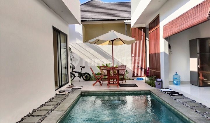 Villa di Jimbaran, Lokasi Strategis. Villa Terawat, Fully Furnished.