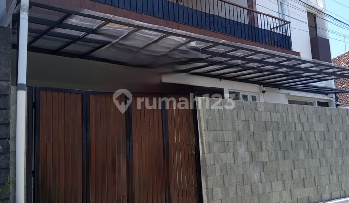 Rumah Baru Di Imam Bonjol, Strategis. Full Furnish.